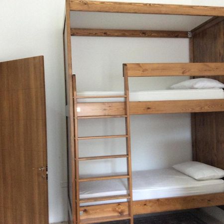 Butts Inn Dorm Виктория Экстерьер фото
