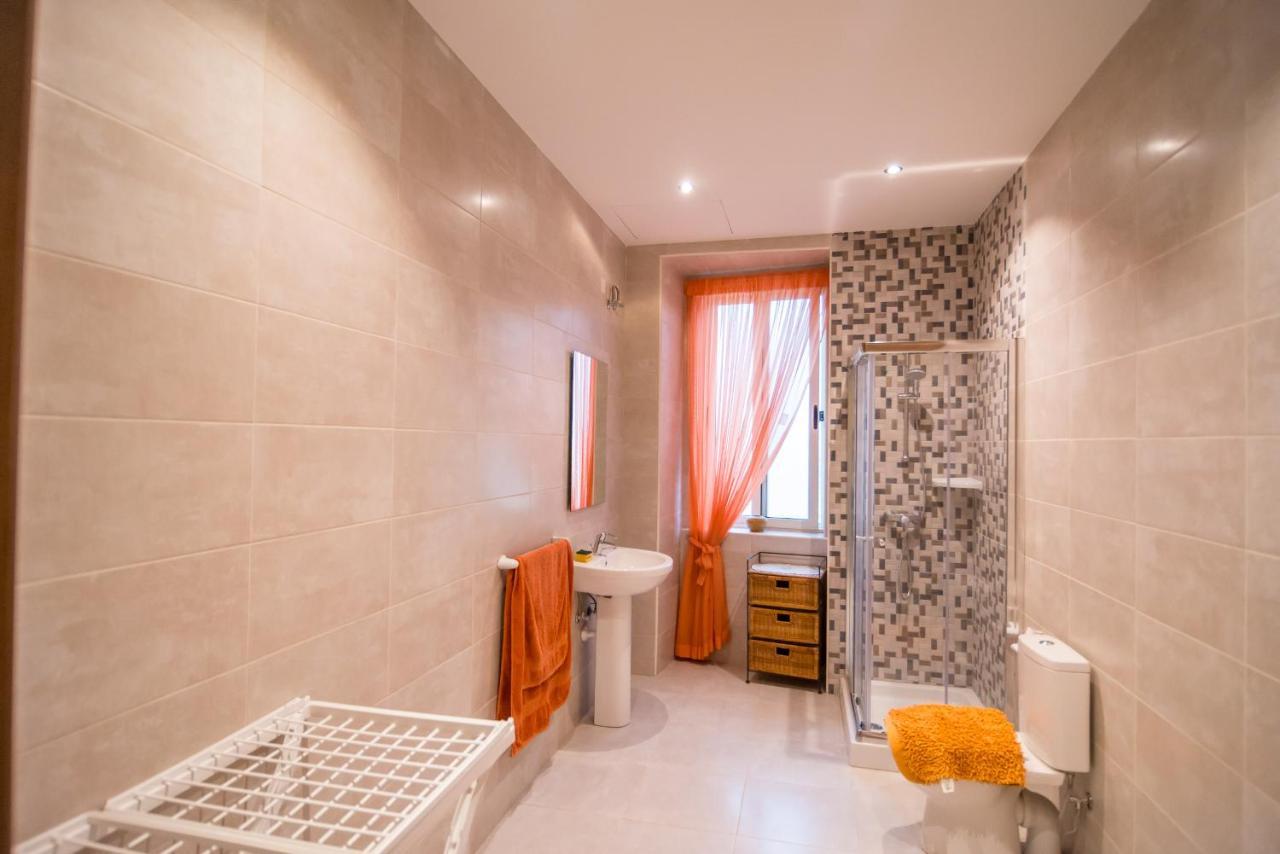 Butts Inn Dorm Виктория Экстерьер фото